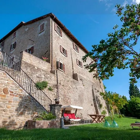 בית נופש Castello Montesasso *