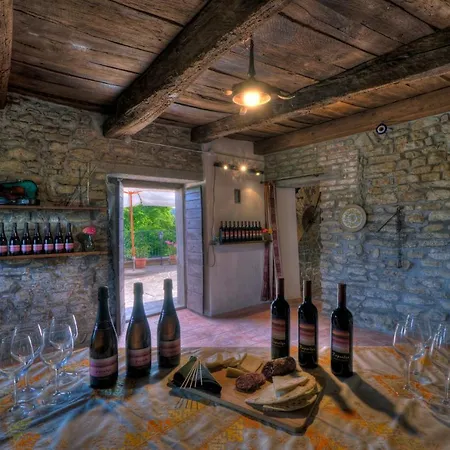 Castello Montesasso 펜션